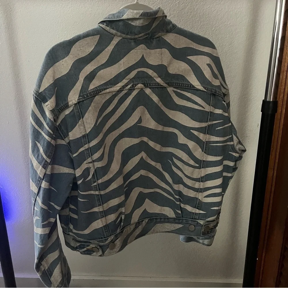 SOLD CLOT x LEVI'S sz M Year of Tiger Print Denim Jacket Blue Jeans Frog Closure - Picture 12 of 13